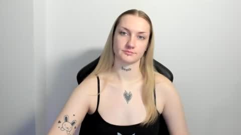 Snapshot of alexafragile chatting on June 19, 12:09 pm Alexa online show from June 19, 12:09 pm