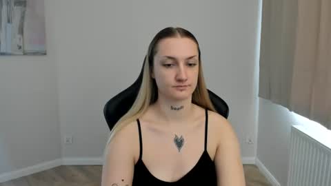 Snapshot of alexafragile chatting on July 28, 12:48 pm Alexa online show from July 28, 12:48 pm