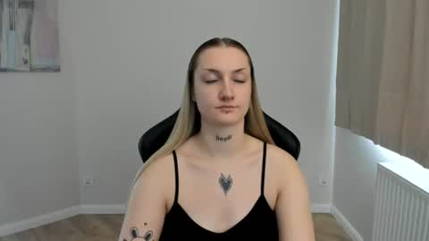 Snapshot of alexafragile chatting on July 28, 2:35 pm Alexa online show from July 28, 2:35 pm