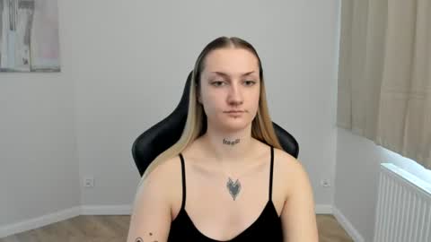Snapshot of alexafragile chatting on July 28, 3:21 pm Alexa online show from July 28, 3:21 pm