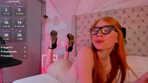 Snapshot of alexahandler chatting on February 5, 10:55 pm Alexa Handler online show from February 5, 10:55 pm