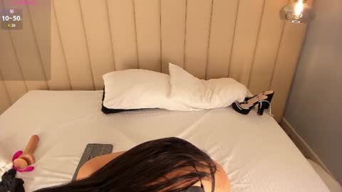 Snapshot of alexamonroe_ chatting on June 14, 5:37 pm Alexa online show from June 14, 5:37 pm