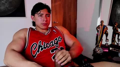 Snapshot of alexander_classy chatting on May 27, 12:40 am Alex online show from May 27, 12:40 am