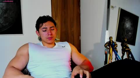 Snapshot of alexander_classy chatting on June 18, 11:53 pm Alex online show from June 18, 11:53 pm
