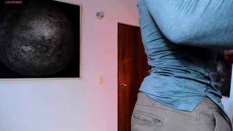 Snapshot of alexander_classy chatting on July 28, 10:42 pm Alex online show from July 28, 10:42 pm