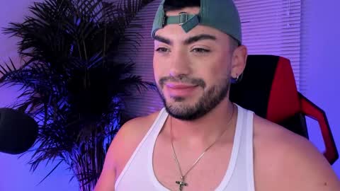 Snapshot of alexander_diiaz chatting on September 14, 12:10 am Alexander Diaz online show from September 14, 12:10 am