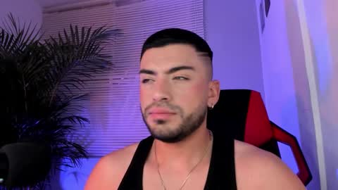 Snapshot of alexander_diiaz chatting on September 30, 10:42 am Alexander Diaz online show from September 30, 10:42 am