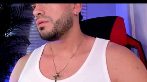 Snapshot of alexander_diiaz chatting on October 15, 2:39 pm Alexander Diaz online show from October 15, 2:39 pm