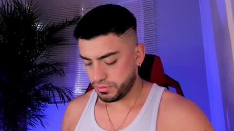 Snapshot of alexander_diiaz chatting on October 20, 1:44 pm Alexander Diaz online show from October 20, 1:44 pm