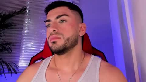 Snapshot of alexander_diiaz chatting on October 21, 3:46 pm Alexander Diaz online show from October 21, 3:46 pm