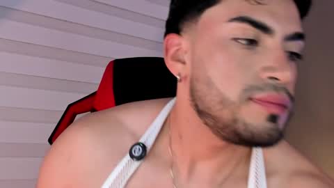 Snapshot of alexander_diiaz chatting on April 7, 1:22 pm Alexander Diaz online show from April 7, 1:22 pm