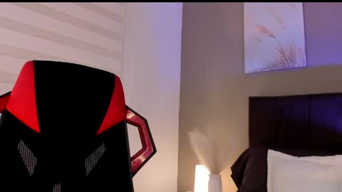 Snapshot of alexander_diiaz chatting on April 8, 1:11 pm Alexander Diaz online show from April 8, 1:11 pm