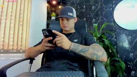 Snapshot of alexander_ferre chatting on October 1, 1:17 pm Alexander online show from October 1, 1:17 pm