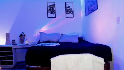 Snapshot of alexanderjaz chatting on September 16, 11:28 pm Alexander Jaz online show from September 16, 11:28 pm