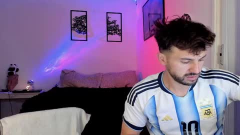 Snapshot of alexanderjaz chatting on September 29, 9:25 am Alexander Jaz online show from September 29, 9:25 am