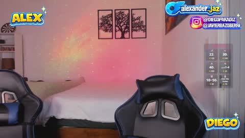 Snapshot of alexanderjaz chatting on April 9, 10:42 am Alexander Jaz online show from April 9, 10:42 am