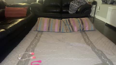 Alex  John online show from January 6, 1:31 am