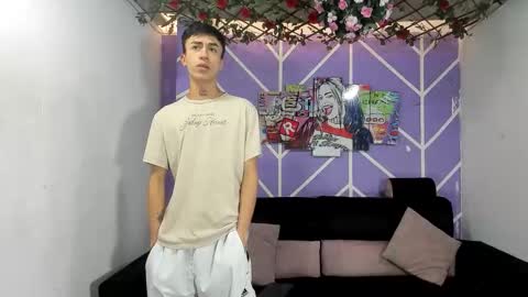 chicos hot online show from April 21, 1:28 pm