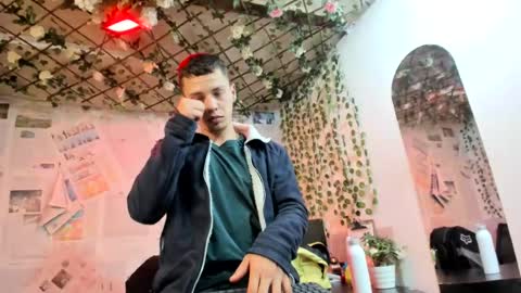 Snapshot of alexandluke1 chatting on July 11, 7:38 pm chicos hot online show from July 11, 7:38 pm