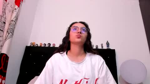 Snapshot of alexandra_clauss chatting on February 14, 9:44 pm alexandra clauss online show from February 14, 9:44 pm