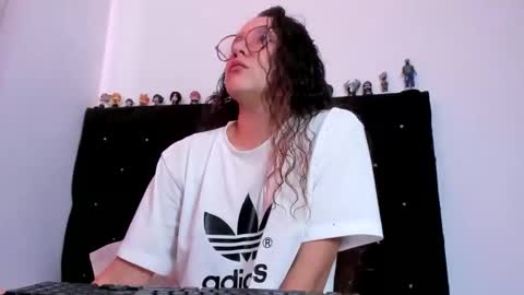 Snapshot of alexandra_clauss chatting on March 13, 9:54 pm alexandra clauss online show from March 13, 9:54 pm