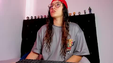 Snapshot of alexandra_clauss chatting on March 22, 7:06 pm alexandra clauss online show from March 22, 7:06 pm