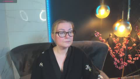 Alexandra online show from December 20, 8:01 pm