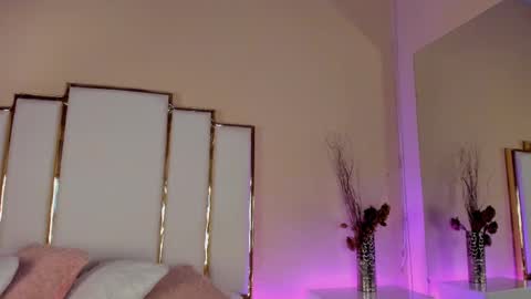 alexandraa_gomez online show from September 15, 8:09 pm