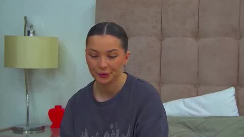 AlexandraBloom online show from March 15, 6:25 pm