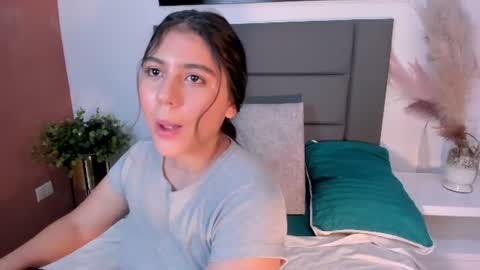 Snapshot of alexandracruzzz chatting on July 1, 6:18 pm Alexandra Cruz online show from July 1, 6:18 pm