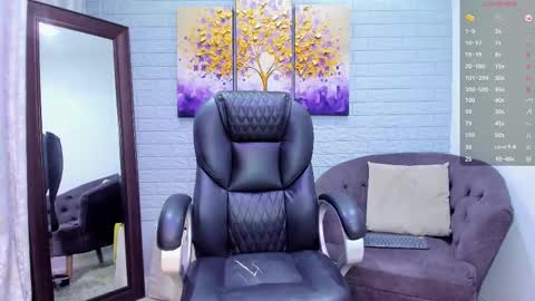     online show from February 25, 12:04 pm