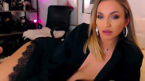 Snapshot of alexandrawooow chatting on May 5, 8:28 pm alexandrawooow online show from May 5, 8:28 pm