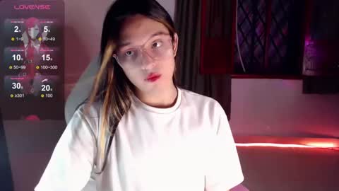 Snapshot of alexandre_chuad chatting on December 28, 12:47 am Alexa online show from December 28, 12:47 am