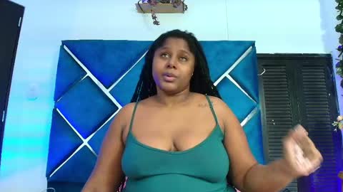Snapshot of alexarousse4u chatting on May 16, 10:52 pm Alexa online show from May 16, 10:52 pm