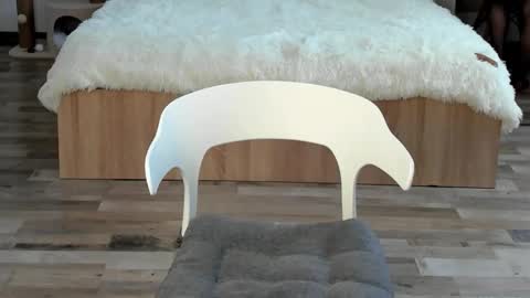 Snapshot of alexarti chatting on February 17, 5:48 am Alex online show from February 17, 5:48 am