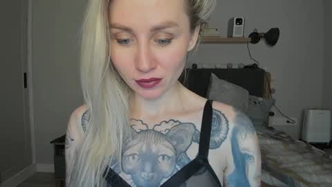 Snapshot of alexarush chatting on December 1, 5:57 pm alexarush online show from December 1, 5:57 pm