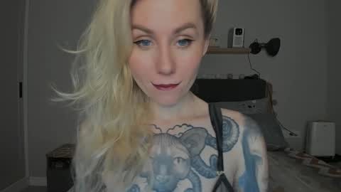 Snapshot of alexarush chatting on December 3, 6:38 pm alexarush online show from December 3, 6:38 pm