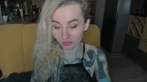 Snapshot of alexarush chatting on December 24, 6:06 pm alexarush online show from December 24, 6:06 pm