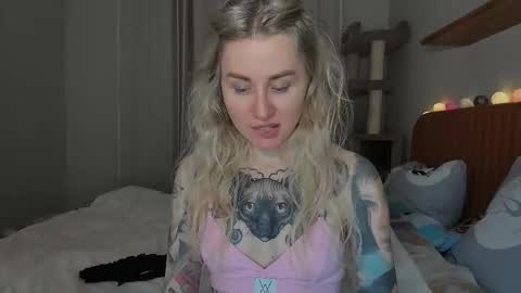 Snapshot of alexarush chatting on October 6, 5:43 pm alexarush online show from October 6, 5:43 pm