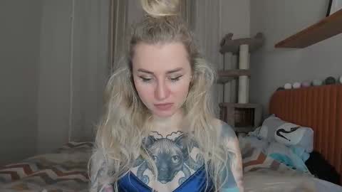 Snapshot of alexarush chatting on October 26, 6:03 pm alexarush online show from October 26, 6:03 pm