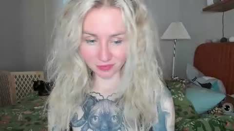 Snapshot of alexarush chatting on August 8, 5:59 pm alexarush online show from August 8, 5:59 pm
