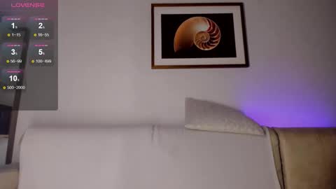 Snapshot of alexastevens chatting on December 17, 7:36 am AlexaStevens online show from December 17, 7:36 am