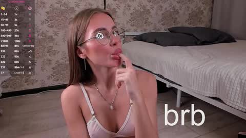 Snapshot of alexaunreal chatting on March 9, 12:36 am Alexa online show from March 9, 12:36 am