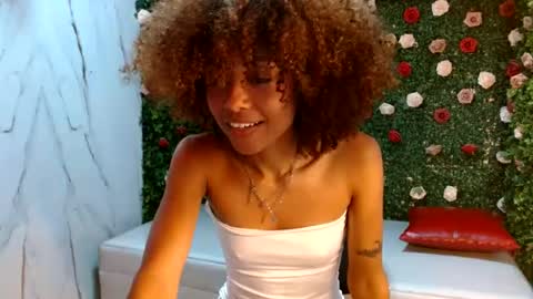 Snapshot of alexawet_ chatting on August 4, 2:52 pm Alexa online show from August 4, 2:52 pm