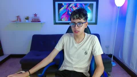 Snapshot of alexcum_18 chatting on May 7, 2:11 pm alex online show from May 7, 2:11 pm