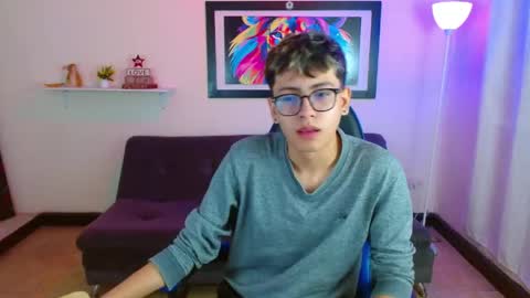 Snapshot of alexcum_18 chatting on May 12, 1:52 pm alex online show from May 12, 1:52 pm
