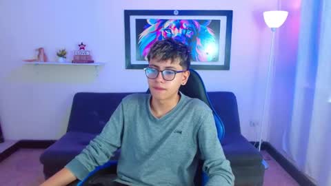 Snapshot of alexcum_18 chatting on May 13, 1:41 pm alex online show from May 13, 1:41 pm