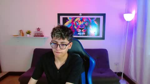 Snapshot of alexcum_18 chatting on May 23, 1:59 pm alex online show from May 23, 1:59 pm