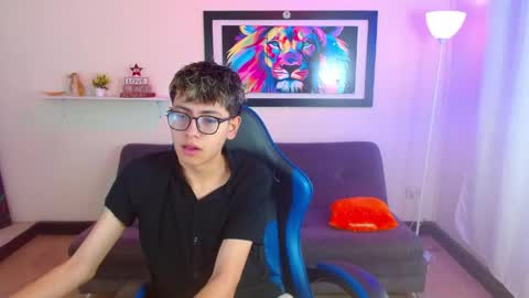 Snapshot of alexcum_18 chatting on May 30, 2:47 pm alex online show from May 30, 2:47 pm