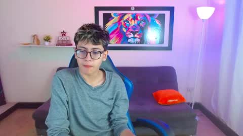 Snapshot of alexcum_18 chatting on June 2, 2:08 pm alex online show from June 2, 2:08 pm